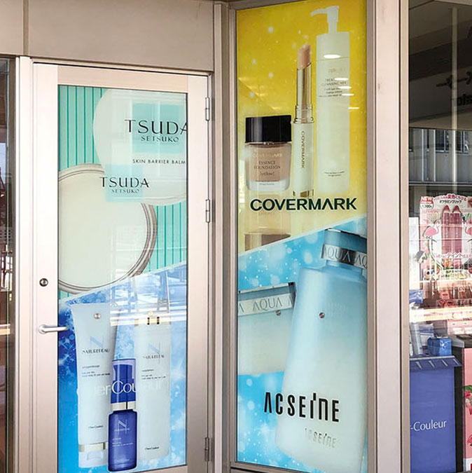 OPA内オペレッタ様壁面デザイン 